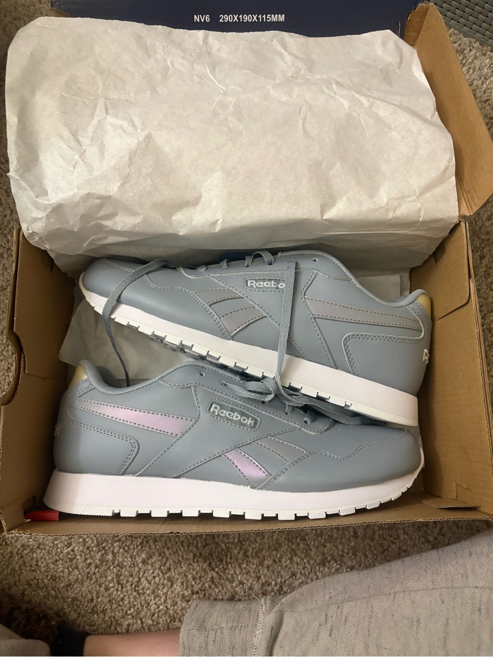 Reebok Women's Light Gray Sneakers with Pink Accents